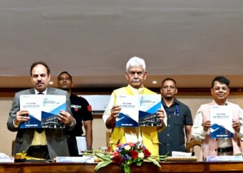 ، نوجوان جموںوکشمیر کا روشن مستقبل اور دیرپا اَمن و خوشحالی کو یقینی بنائیں گے :لیفٹیننٹ گورنر منو ج سِنہا