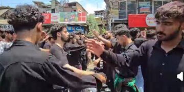 سر ی نگرمیں مسلسل تیسرے سال 8ویں محرم کاروایتی جلوس برآمد، ہزاروں عزاداروں کی پُرجوش شرکت
