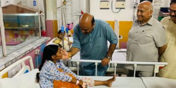 نائب وزیر اعلیٰ نے ریلیف کیمپ ، اسپتالوں کا دورہ کیا