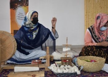 قومی ہینڈلوم ڈے منایا گیا،نمائش گاہ میں ٹرینی مصنوعات کی فروخت کو زبردست پذیرائی