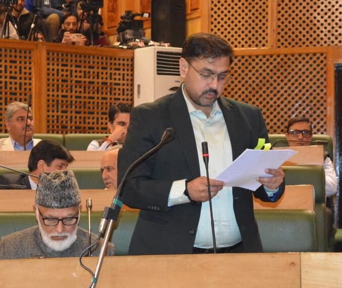 نئے بسوں کی تعینات میںسرحدی اَضلاع کو ترجیح دی جائے گی۔ وزیر ٹرانسپورٹ