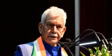 "76 سالوں سے، آئین مساوات، آزادی اور سماجی انصاف کا مینار حیثیت رکھتا ہے:ایل جی منوج سنہا