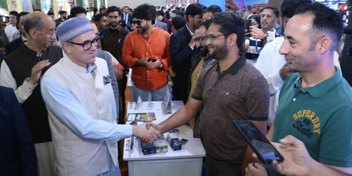 جموںوکشمیر سال بھر عالمی سیاحتی مقام کے طورپر اُبھرنے کیلئے تیار ہے ۔ وزیر اعلیٰ عمرعبداللہ