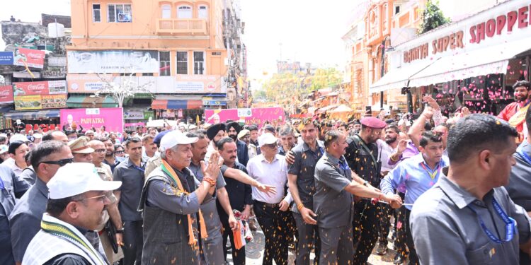 منشیات کے اسمگلروں کی جائیداد، پاسپورٹ اور دیگر سامان ضبط کیا جائے:ایل جی منوج سنہا