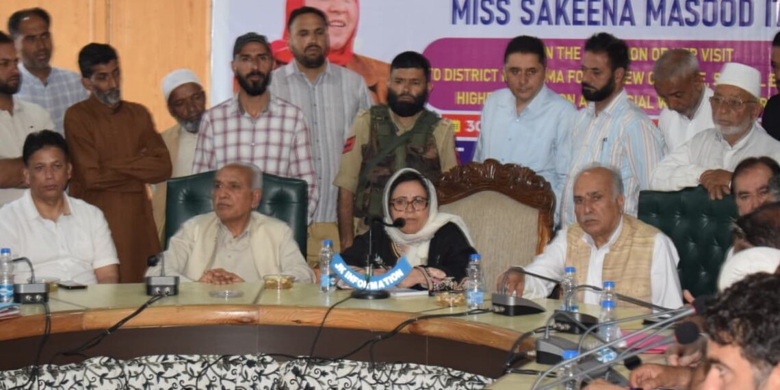 صحت کی وزیر نے شکایات کے ازالے کا کیمپ منعقد کیا
