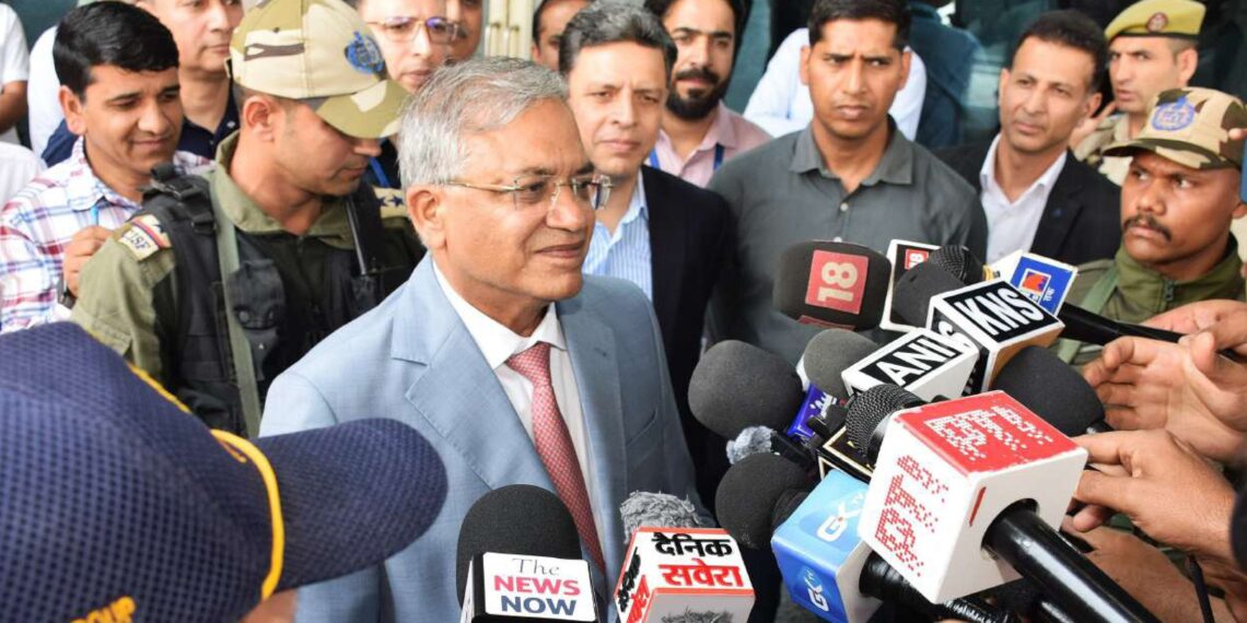 چیف الیکشن کمشنر آف اِنڈیا تین روزہ سرکاری دورے پر سری نگر پہنچ گئے