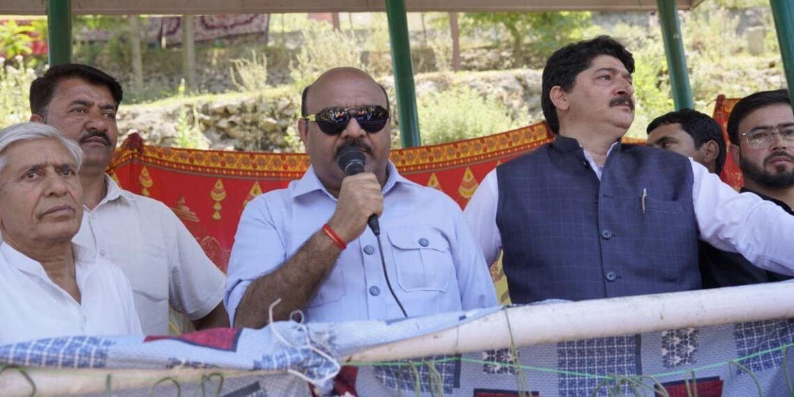 نائب وزیراعلیٰ نے بانڈی پورہ میں کلیدی ترقیاتی منصوبوں کی پیش رفت کا جائزہ لینے کیلئے تفصیلی دورہ کیا