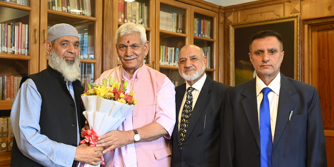 نگین لیک کنزرویشن آرگنائزیشن (این ایل سی او) کے ایک وفد جس کی قیادت اس کے چیئرمین منظور وانگنو کر رہے تھے،نے آج لیفٹیننٹ گورنرمنوج سِنہا سے ملاقات کی۔