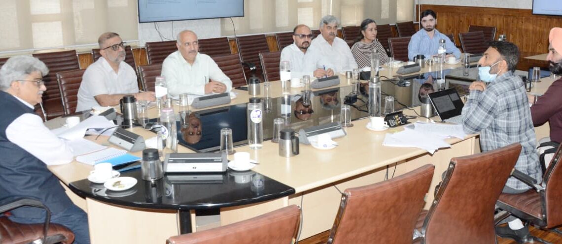چیف سیکرٹری نے نئے لیبر کوڈز کی عمل آوری کا جائزہ لیا