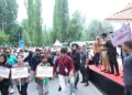 لیفٹیننٹ گورنر نے جھیل ڈل سری میں ریڈنگ میراتھن کو جھنڈی دِکھا کر روانہ کیا