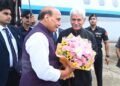 وزیر دفاع راج ناتھ سنگھ کا اِستقبال کیا۔